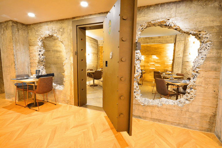 Design Plus BEX Hotel - World Day Pas
