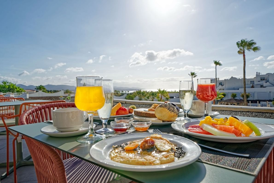 Golden Beach - World Day Pass